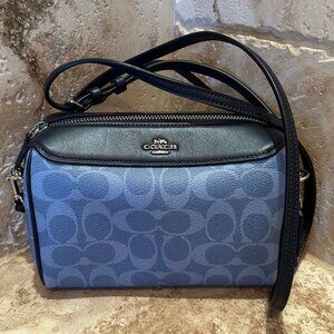 Coach: Bennett Crossbody In Signature Canvas (SV/Light Denim)